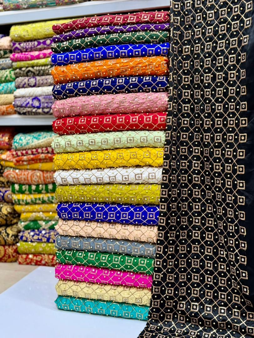 پارچه ساتن سنتوری سوزن‌دوزی
